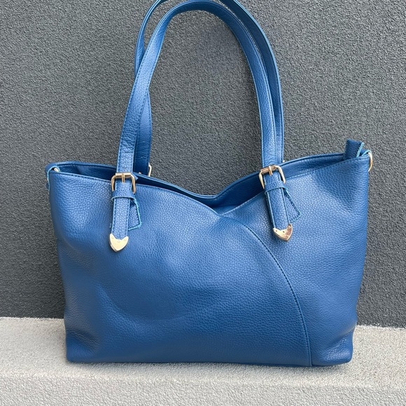 Beautiful Cobalt Blue Handbag - Picture 2 of 7
